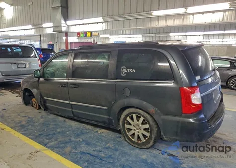 2011 Chrysler Town & Country Touring L z USA, uszkodzony, nr VIN 2A4RR8DG7BR612847